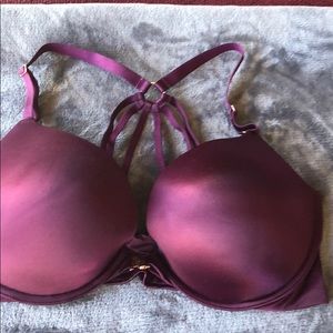 Size 38D Victoria’s Secret bra never worn